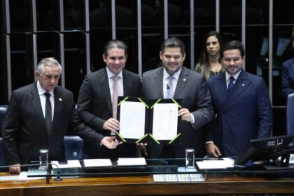 congresso-promulga-emenda-constitucional-que-permite-a-professor-acumular-outro-cargo-publico