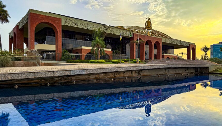 governo-do-tocantins-antecipa-salario-dos-servidores-para-terca-feira,-23,-e-injeta-mais-de-r$-560-milhoes-na-economia