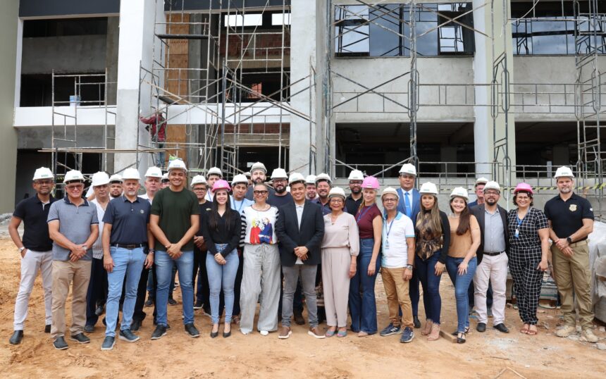 diretores-conhecem-detalhes-das-futuras-instalacoes-da-expansao-da-aleto