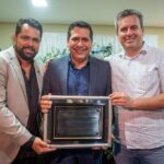marcus-marcelo-recebe-titulo-de-honra-ao-merito-em-wanderlandia