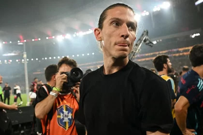 flamengo-nao-chega-a-acordo-com-filipe-luis-e-negocia-com-leo-jardim