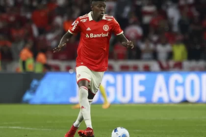 flamengo-se-acerta-com-inter-e-aguarda-vitao-para-exames-medicos