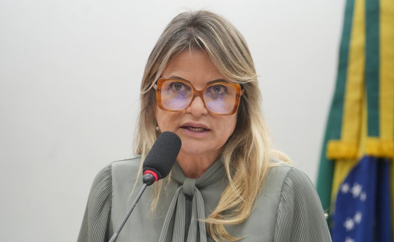 comissao-aprova-regulamentacao-de-indicacao-de-doses-restantes-em-inalador-de-medicamento