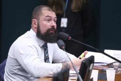 comissao-aprova-projeto-que-libera-porte-de-arma-para-donos-e-associados-de-clube-de-tiro