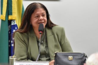 proposta-exige-formacao-e-registro-para-professores-de-educacao-fisica