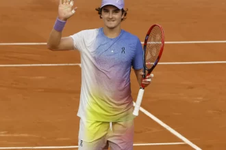 joao-fonseca-desiste-de-brisbane-por-lesao-nas-costas-e-adia-estreia-em-26