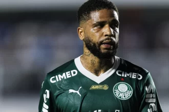 palmeiras-libera-zagueiro-e-encaminha-emprestimo-para-time-de-messi
