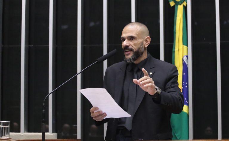 projeto-preve-retorno-voluntario-de-militares-aposentados-a-ativa