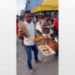 vendedor-chama-atencao com jeito-descontraido-de-vender-bacaba-e-buriti-no-tocantins: ‘voce-que-tem-preguica’