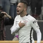 indefinicao-e-salario-fazem-atletico-bater-corinthians-e-acertar-com-maycon