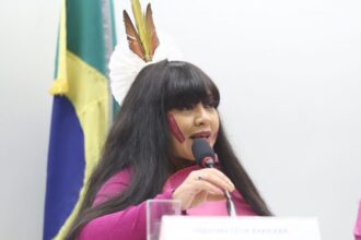 comissao-aprova-preferencia-por-profissionais-mulheres-no-atendimento-a-vitimas-de-violencia-domestica