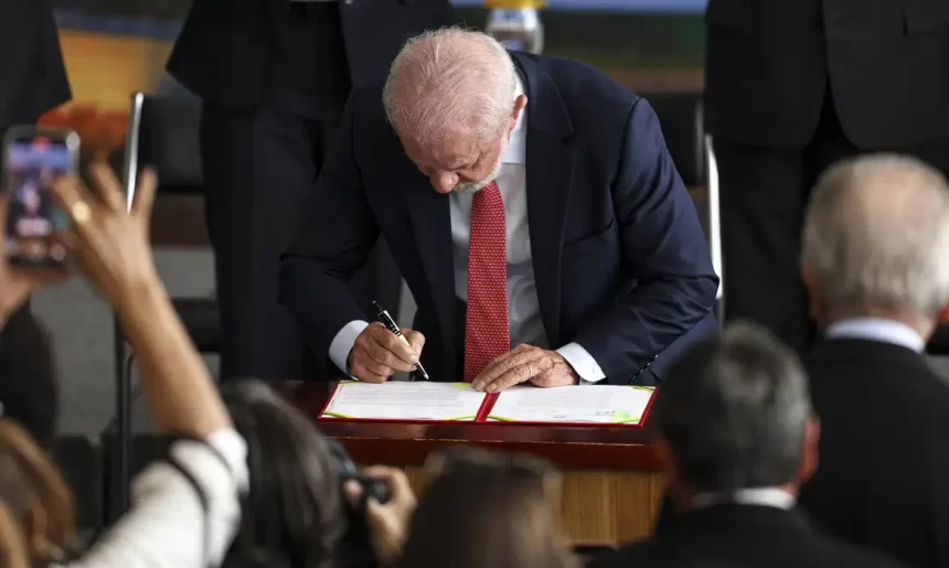 lula-veta-projeto-que-reduz-penas-de-condenados-por-tentativa-de-golpe-de-estado