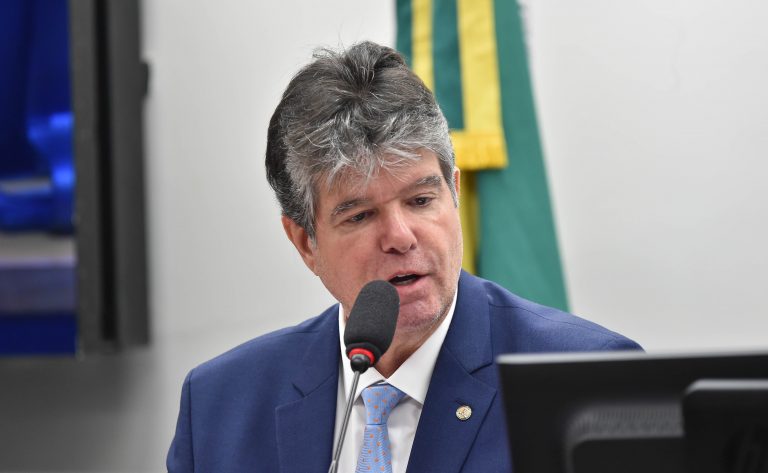 comissao-aprova-projeto-que-destina-recursos-da-loteria-esportiva-para-fundo-nacional-para-a-crianca-e-o-adolescente