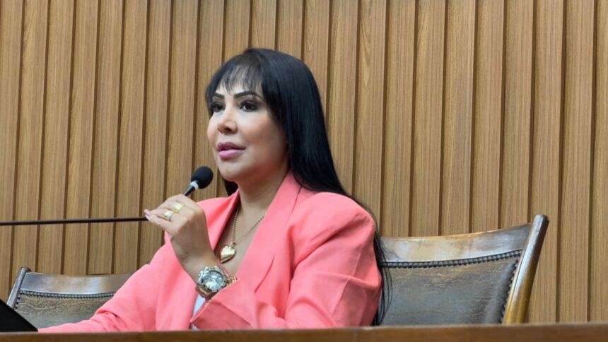 professora-janad-valcari-defende-doacao-de-uniformes-e-kits-escolares-para-estudantes-de-baixa-renda