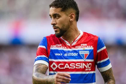 reforco-do-corinthians-errou-em-final-de-copinha-e-conviveu-com-cr7-e-messi