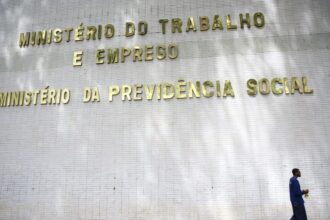 projeto-reestrutura-carreiras-e-salarios-de-servidores-federais