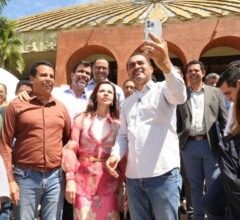 ao-lado-de-wanderlei-na-entrega-de-tratores,-dorinha-reafirma-compromisso-de-destinar-implementos-para-potencializar-equipamentos