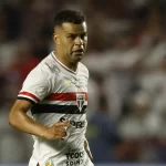 corinthians-envia-lista-de-troca-por-alisson,-mas-sao-paulo-nao-se-anima