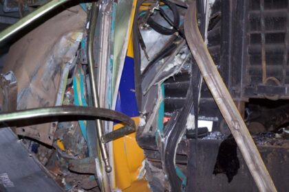 onibus-do-time-sub-20-do-aguia-de-maraba-que-bateu-e-matou-preparador-ficou-destruido;-veja-imagens