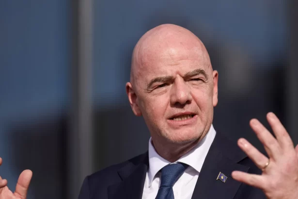 gianni-infantino-recebeu-mais-de-r$-32-milhoes-da-fifa-em-2024,-diz-jornal