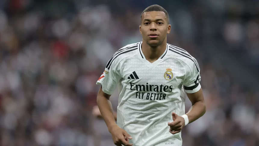 mbappe-marca,-e-real-vence-primeira-com-arbeloa-sob-vaias-para-vini