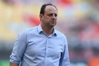 atacante-diz-como-ligacao-de-rogerio-ceni-mudou-rumo-da-carreira