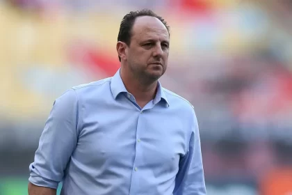 atacante-diz-como-ligacao-de-rogerio-ceni-mudou-rumo-da-carreira