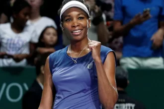 venus-williams-quebra-recorde-no-australian-open,-mas-deixa-vitoria-escapar