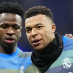 mbappe-e-tecnico-do-real-defendem-vini-jr.