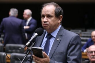 comissao-aprova-projeto-que-proibe-privatizacao-de-praias-e-cobranca-de-pedagio-em-orlas