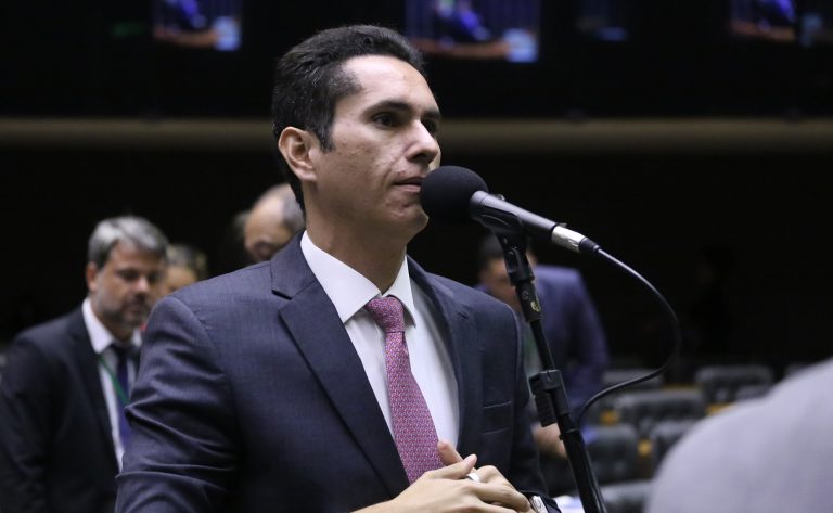 comissao-aprova-tarifa-social-de-energia-para-areas-comuns-de-predios-populares