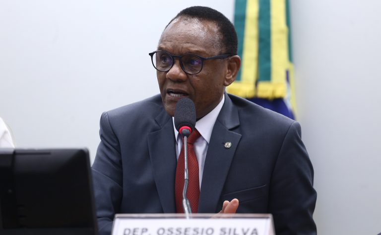 comissao-aprova-projeto-que-reduz-custos-de-equipamentos-de-seguranca-para-automobilismo-e-motociclismo