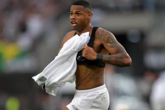 corinthians-e-atletico-mg-discutem-moldes-de-negocio-por-junior-santos