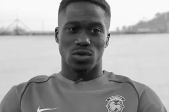 lateral-de-27-anos-tem-mal-subito-e-morre-em-campo-durante-jogo-em-portugal