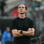 vasco-tem-expulso,-flamengo-vence-na-volta-dos-titulares-e-respira-no-carioca