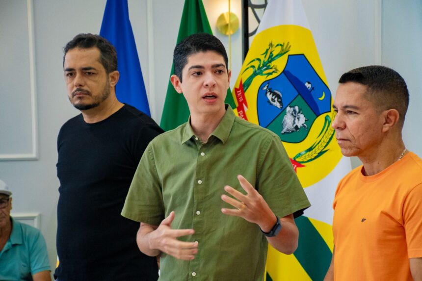 prefeito-celso-morais-recebe-motoristas-do-transporte-escolar-e-destaca-o-papel-dos-profissionais-na-educacao-de-paraiso