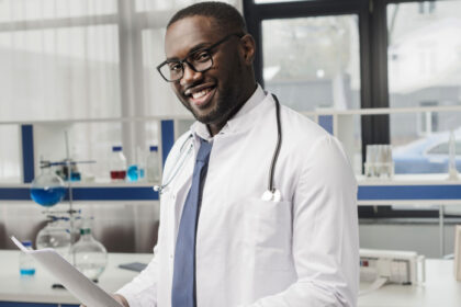 unitins-oferta-51-vagas-em-residencias-em-saude-para-augustinopolis,-araguaina-e-palmas