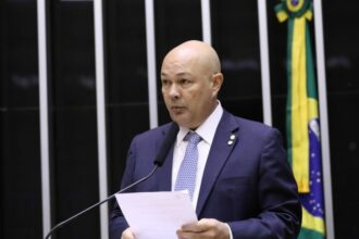 projeto-proibe-monetizacao-de-contas-e-perfis-de-parlamentares-em-redes-socais