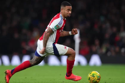 em-alta-no-arsenal,-gabriel-jesus-tenta-desafiar-reforco-de-r$-470-milhoes