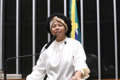 comissao-aprova-novas-regras-para-a-caderneta-de-saude-de-bebes-prematuros