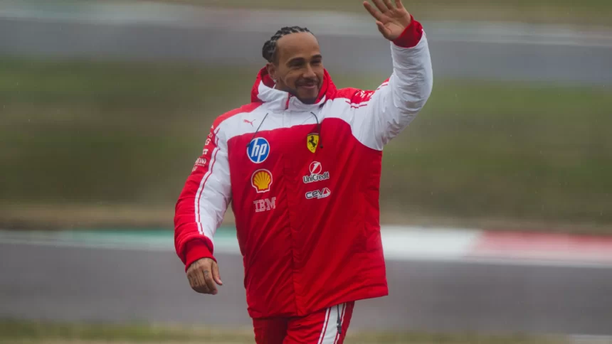 hamilton-preve-recomeco-na-ferrari-apos-temporada-desastrosa:-‘reacende-a-chama’