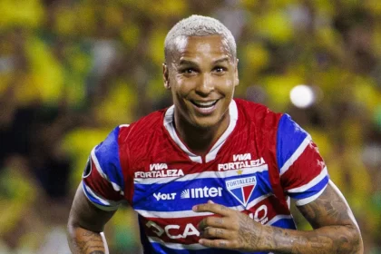 deyverson-acerta-rescisao-com-o-fortaleza;-custos-eram-de-r$-800-mil