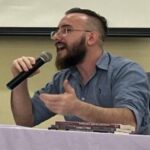 o-medalhao-reavaliado:-em-defesa-do-espelho-social