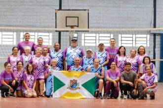 delegacao-gurupiense-do-voleibol-adaptado-do-projeto-vovo-volei-viaja-para-campeonato-em-sorriso/mt