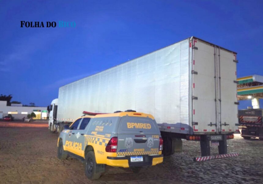 caminhoes-com-sinais-de-fraude-sao-recuperados-no-bico-do-papagaio