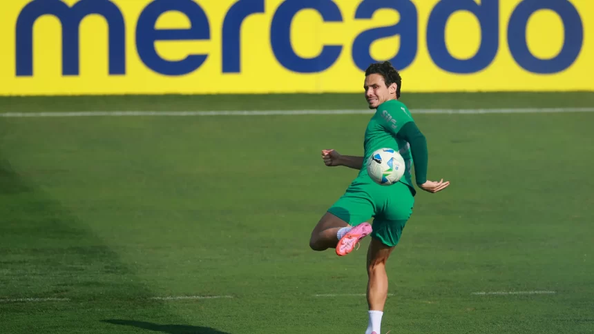 gremio-tenta-ultimo-ato-por-raphael-veiga,-mas-ouve-que-foco-esta-no-mexico