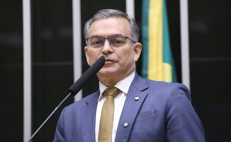 comissao-aprova-retencao-de-repasses-a-entidades-do-sus-que-nao-pagarem-medicos