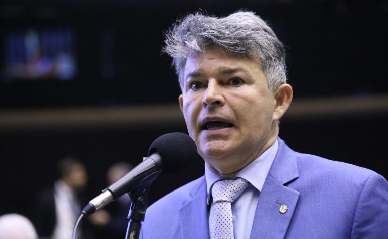 comissao-aprova-exigencia-de-receita-medica-para-venda-de-antibioticos-veterinarios