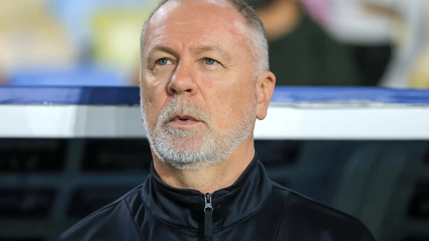 mano-menezes-fecha-com-selecao-peruana-visando-classificacao-para-copa-de-2030,-diz-jornal