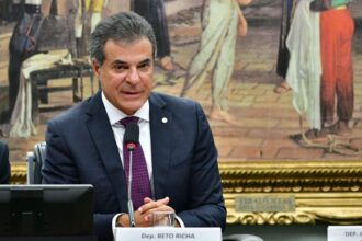 comissao-aprova-programa-de-socorro-a-empresas-afetadas-por-sobretaxa-dos-eua